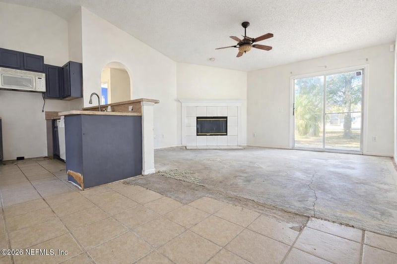 735 Chestnut Oak Dr, Jacksonville, FL 32218