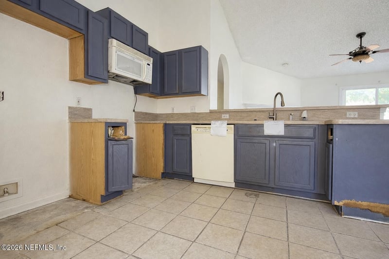 735 Chestnut Oak Dr, Jacksonville, FL 32218