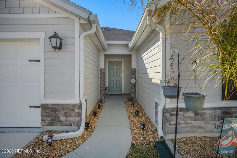 402 Red Dahlia Ln, Jacksonville, FL 32218