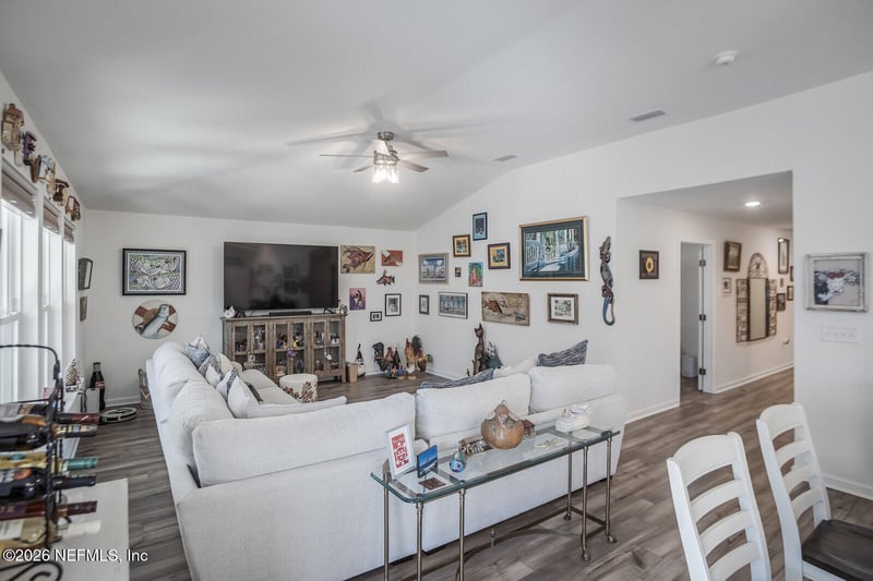 402 Red Dahlia Ln, Jacksonville, FL 32218