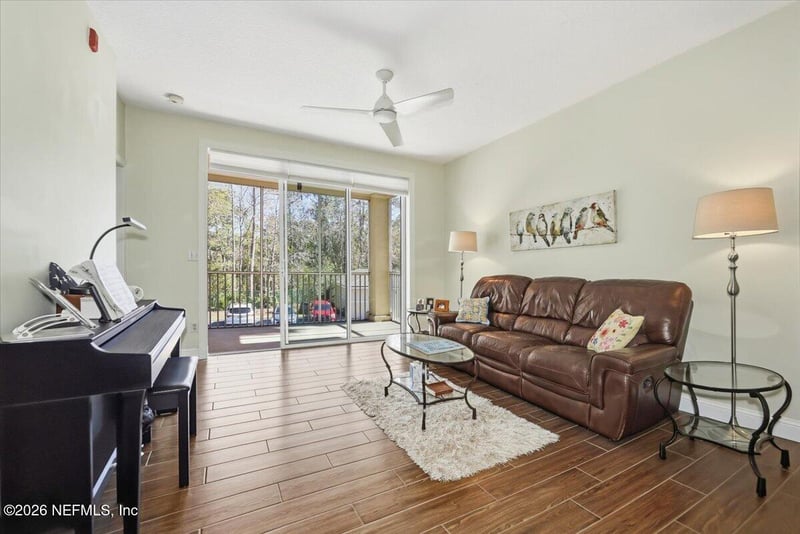 8601 Beach Blvd #206, Jacksonville, FL 32216