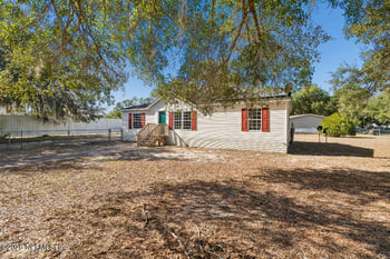 101 Ridgewood Ave, Interlachen, FL 32148