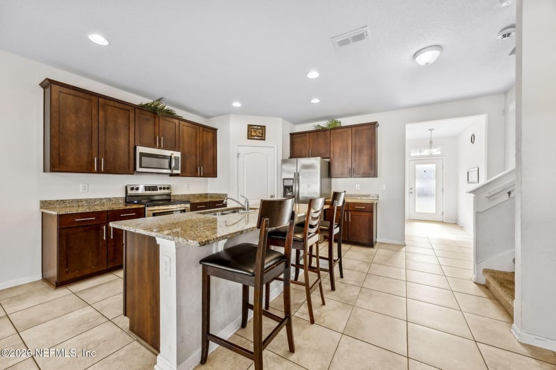 7064 Sandle Dr, Jacksonville, FL 32219