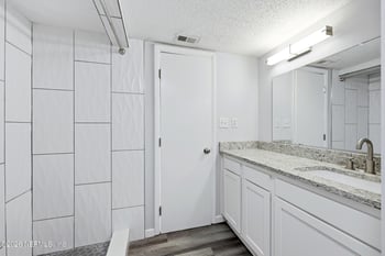 3765 Crown Point Rd #9, Jacksonville, FL 32257