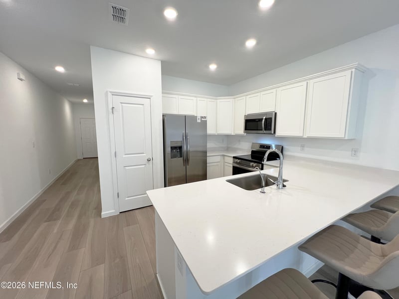 585 Holly Lakes Dr, Orange Park, FL 32073