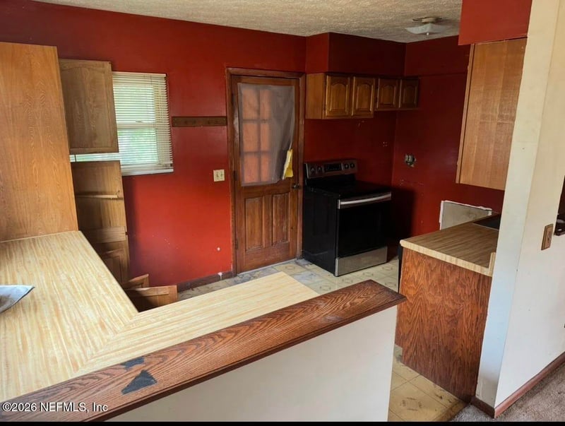 943 Noah Rd, Jacksonville, FL 32218