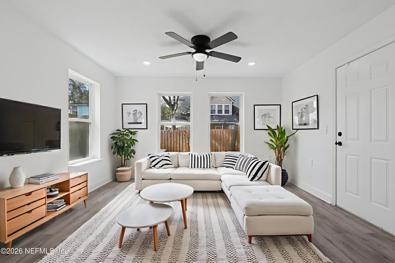 1022 Penman Rd, Jacksonville Beach, FL 32250