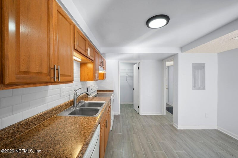 7100 Cypress Cove Rd #56, Jacksonville, FL 32244