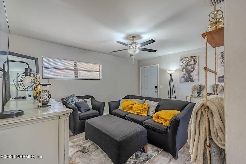 7580 Strato Rd, Jacksonville, FL 32210