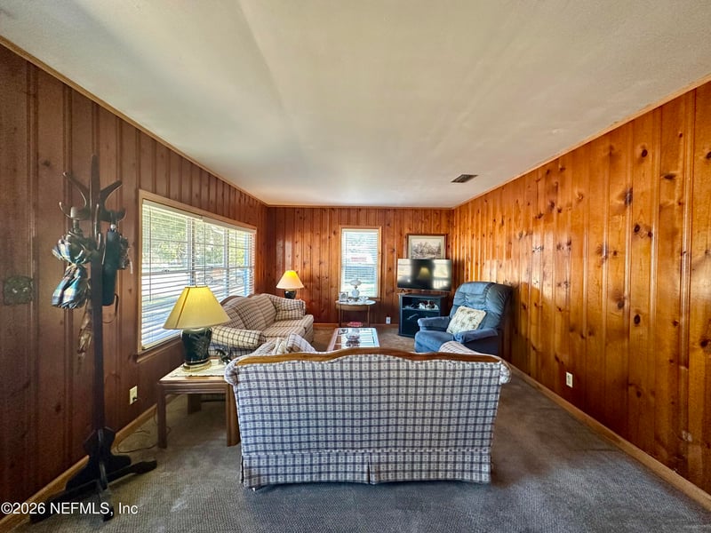 221 Perry St, Pomona Park, FL 32181