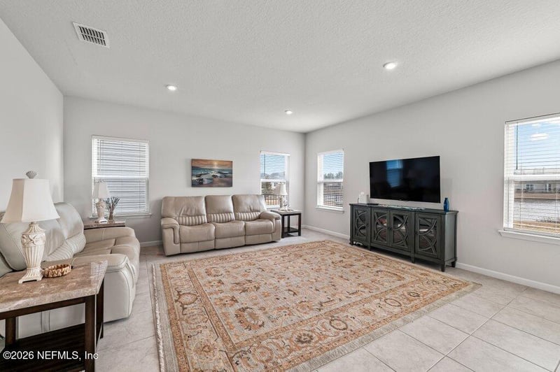 1545 Tanoan Dr, Jacksonville, FL 32221