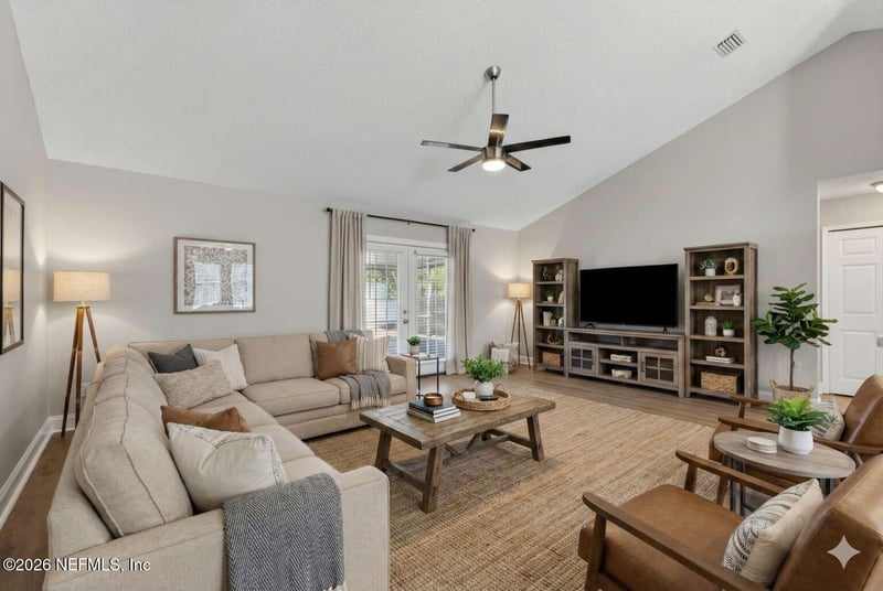 9051 Prosperity Lake Dr, Jacksonville, FL 32244