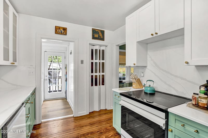 907 South Shores Rd, Jacksonville, FL 32207