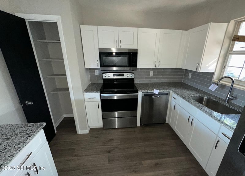 5725 Hillman Dr, Jacksonville, FL 32244