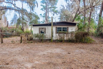 142 Fishermans Dr, Interlachen, FL 32148