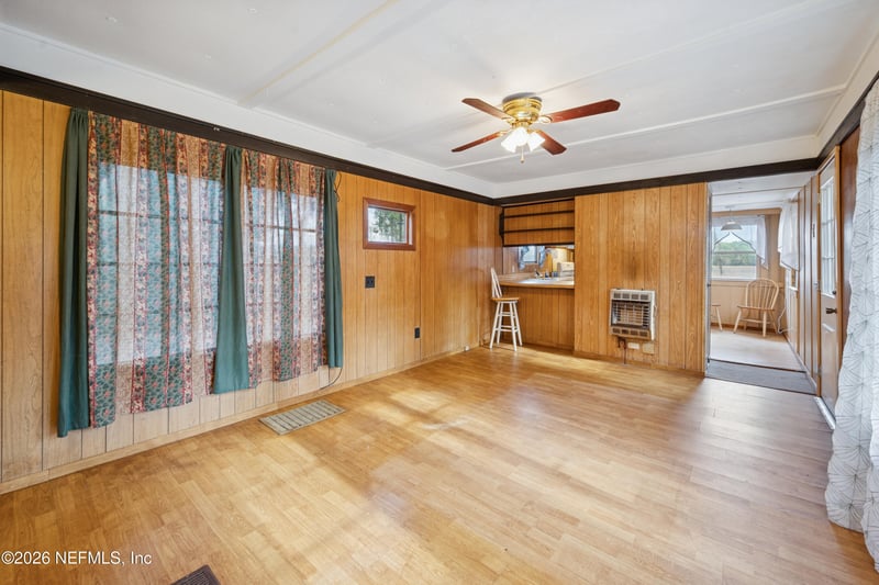 142 Fishermans Dr, Interlachen, FL 32148