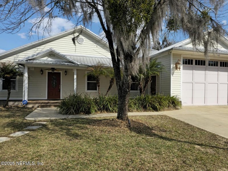 238 Lake Dr, Florahome, FL 32140