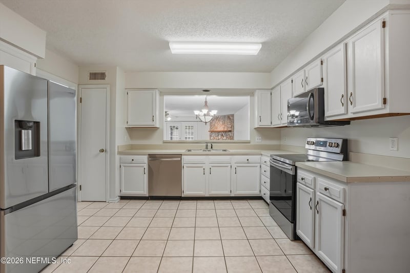 10879 Cabbage Pond Ct, Jacksonville, FL 32257