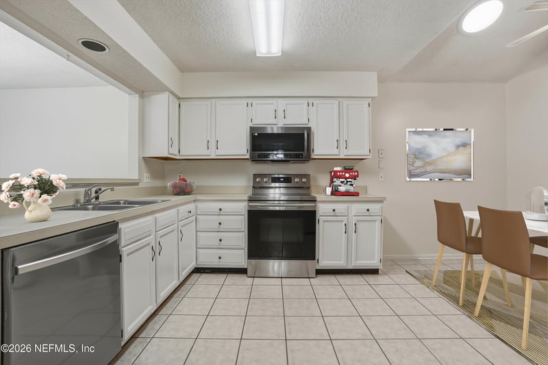 10879 Cabbage Pond Ct, Jacksonville, FL 32257