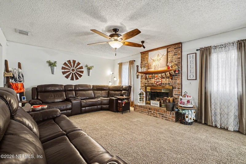 11166 Woodelm Dr, Jacksonville, FL 32218