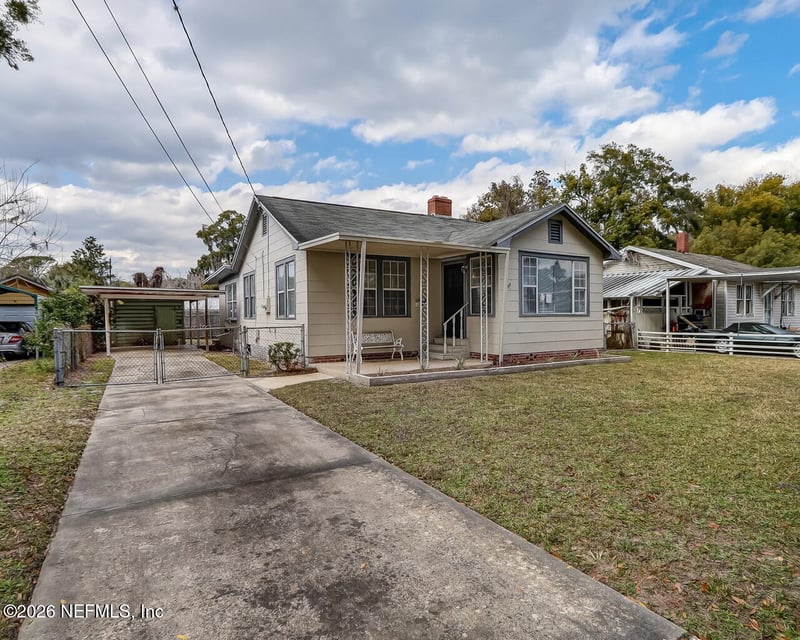 7128 Lucky Dr, Jacksonville, FL 32208