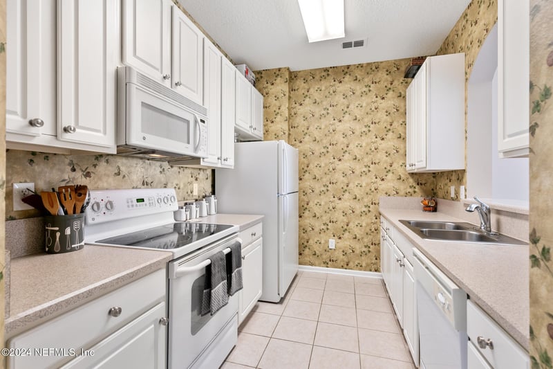 7801 Point Meadows Dr #8406, Jacksonville, FL 32256