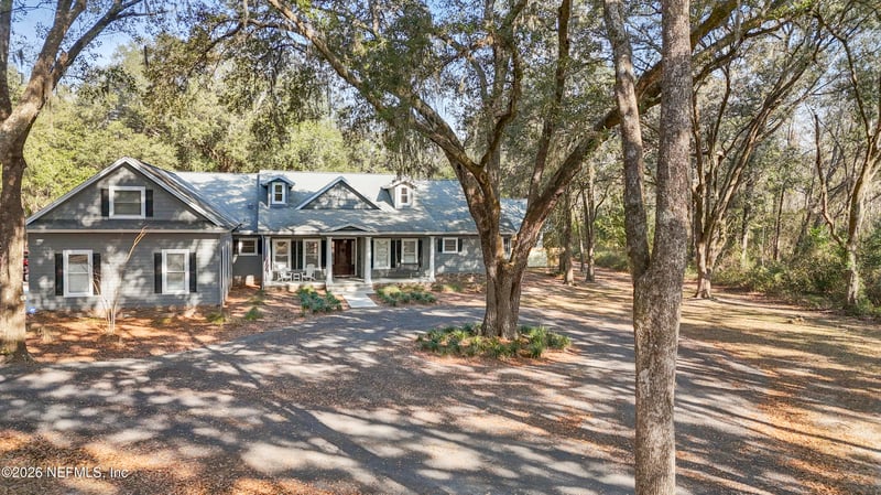 6153 Tim Crews Rd, Macclenny, FL 32063