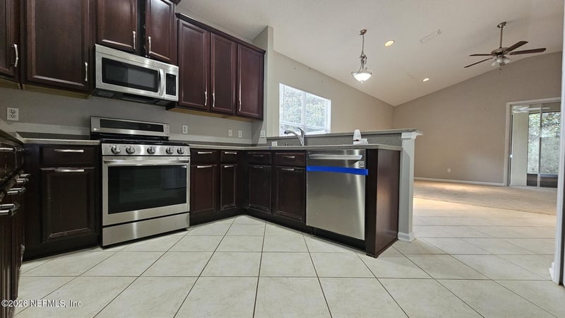 5935 Brush Hollow Rd, Jacksonville, FL 32258