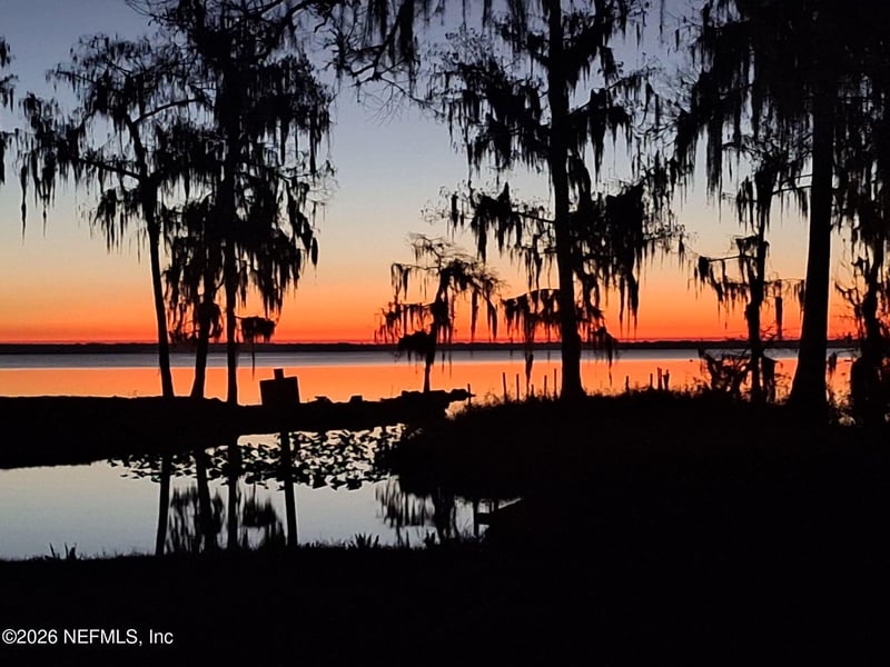 213 Char Ln, Crescent City, FL 32112