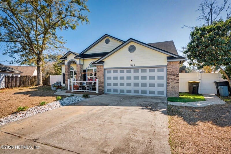 7653 Chelmsford Dr, Jacksonville, FL 32244