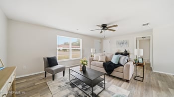 8124 Jeanwood Dr, Jacksonville, FL 32210