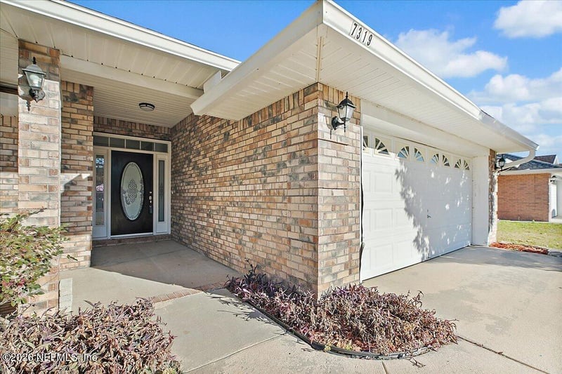 7319 Bunker Ct, Jacksonville, FL 32244