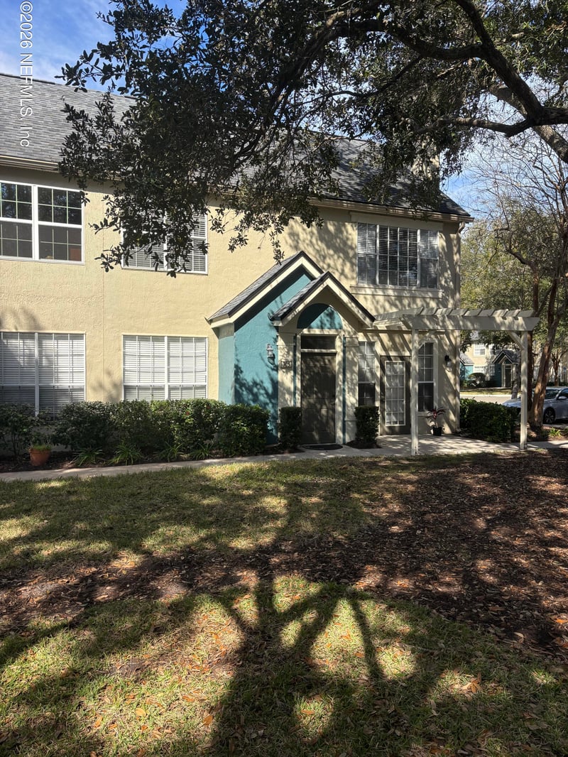 13700 Richmond Park Dr #305, Jacksonville, FL 32224
