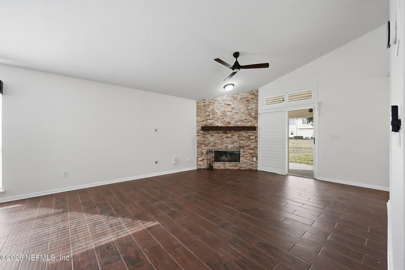 1806 Forest Creek Dr, Jacksonville, FL 32225