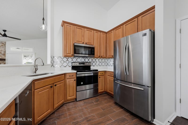 1806 Forest Creek Dr, Jacksonville, FL 32225