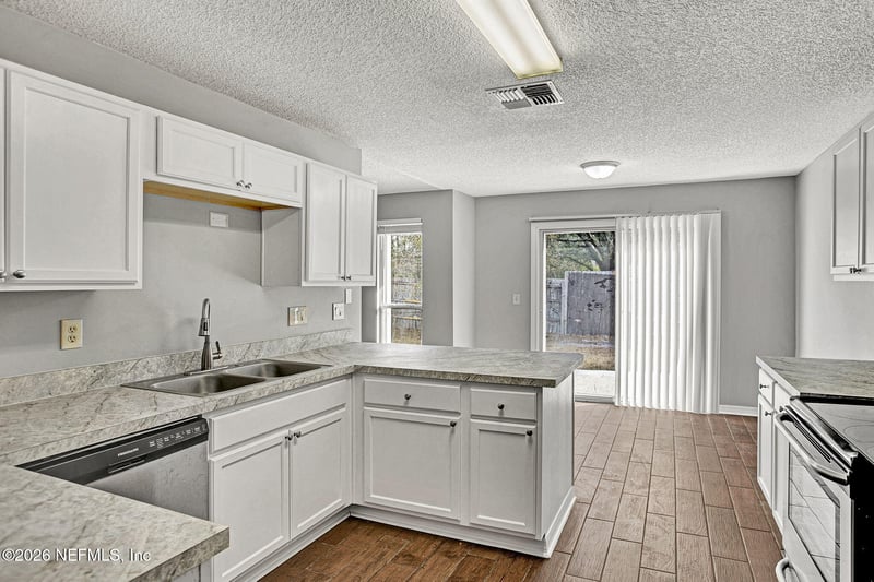 6975 Huntington Woods Cir, Jacksonville, FL 32244