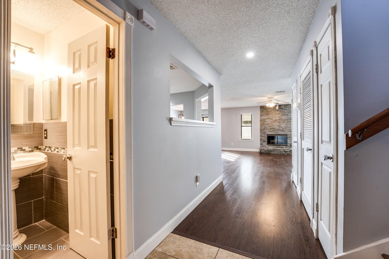 4052 Laurelwood Dr, Jacksonville, FL 32257