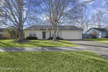 1985 Apopka Dr, Middleburg, FL 32068