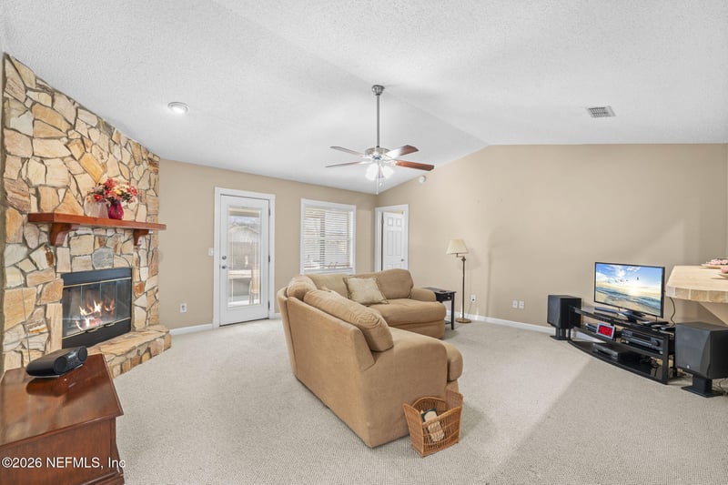 1985 Apopka Dr, Middleburg, FL 32068