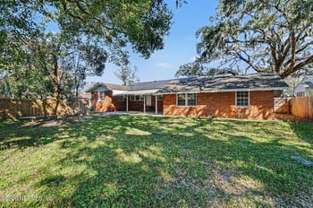318 Trout River Dr, Jacksonville, FL 32208