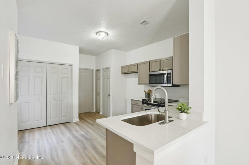 4795 Playpen Dr, Jacksonville, FL 32210