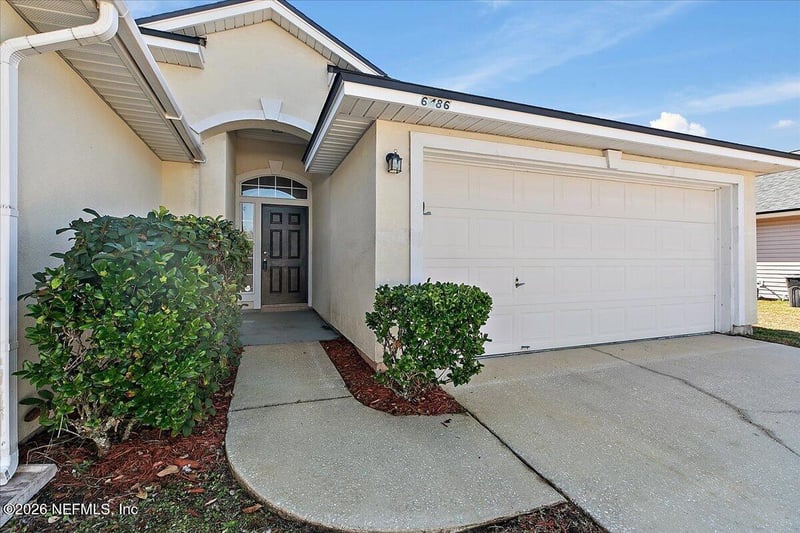6486 Hannah Stables Dr, Jacksonville, FL 32244