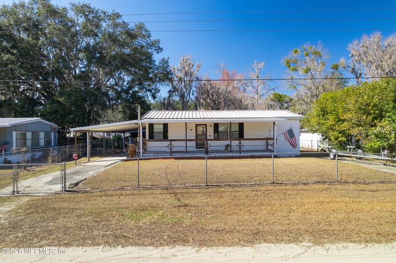 117 Jill Ln, Satsuma, FL 32189