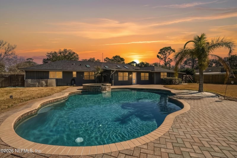 2276 The Woods Dr, Jacksonville, FL 32246