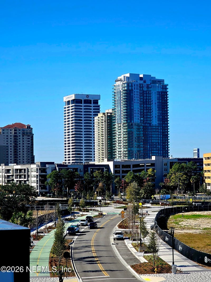 1910 Prudential Dr, Jacksonville, FL 32207