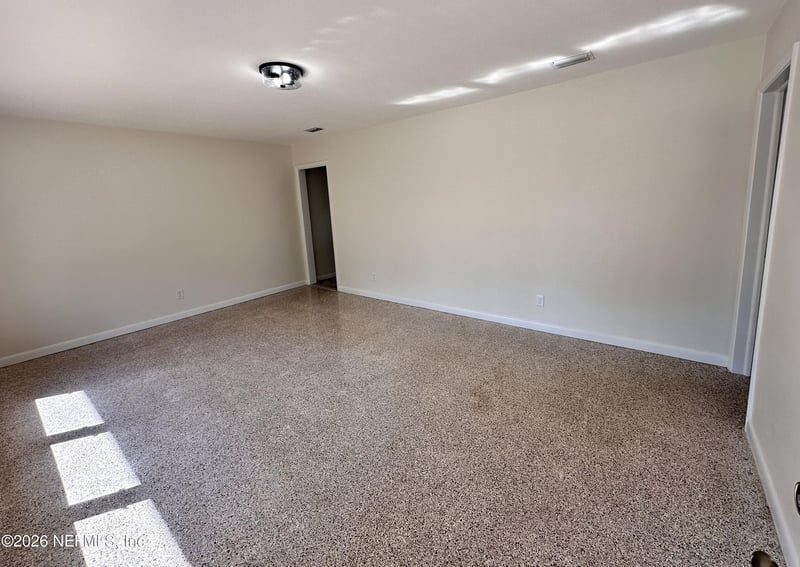 6241 Lenczyk Dr, Jacksonville, FL 32277