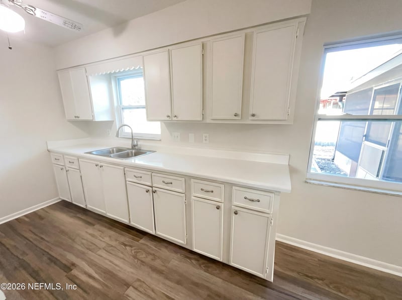 6065 Caprice Dr, Jacksonville, FL 32244