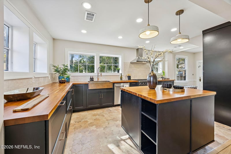 1150 Willow Branch Ave, Jacksonville, FL 32205