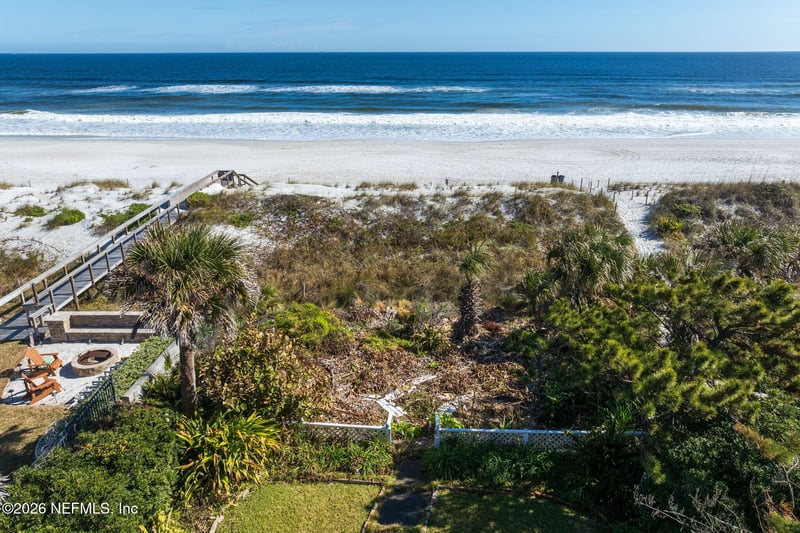 211 Beach Ave, Atlantic Beach, FL 32233