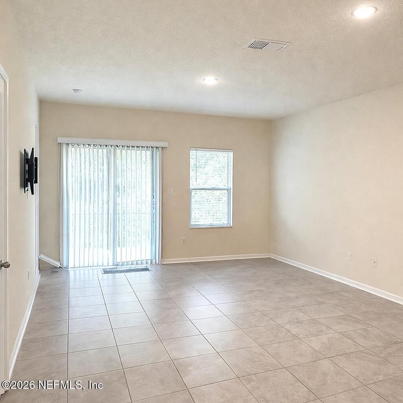 232 Aralia Ln, Jacksonville, FL 32216